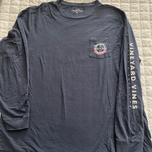 Vineyard Vines Shirt Mens 2XL Blue Long Sleeve Compass Graphic Tee Nautical READ - Picture 2 of 12